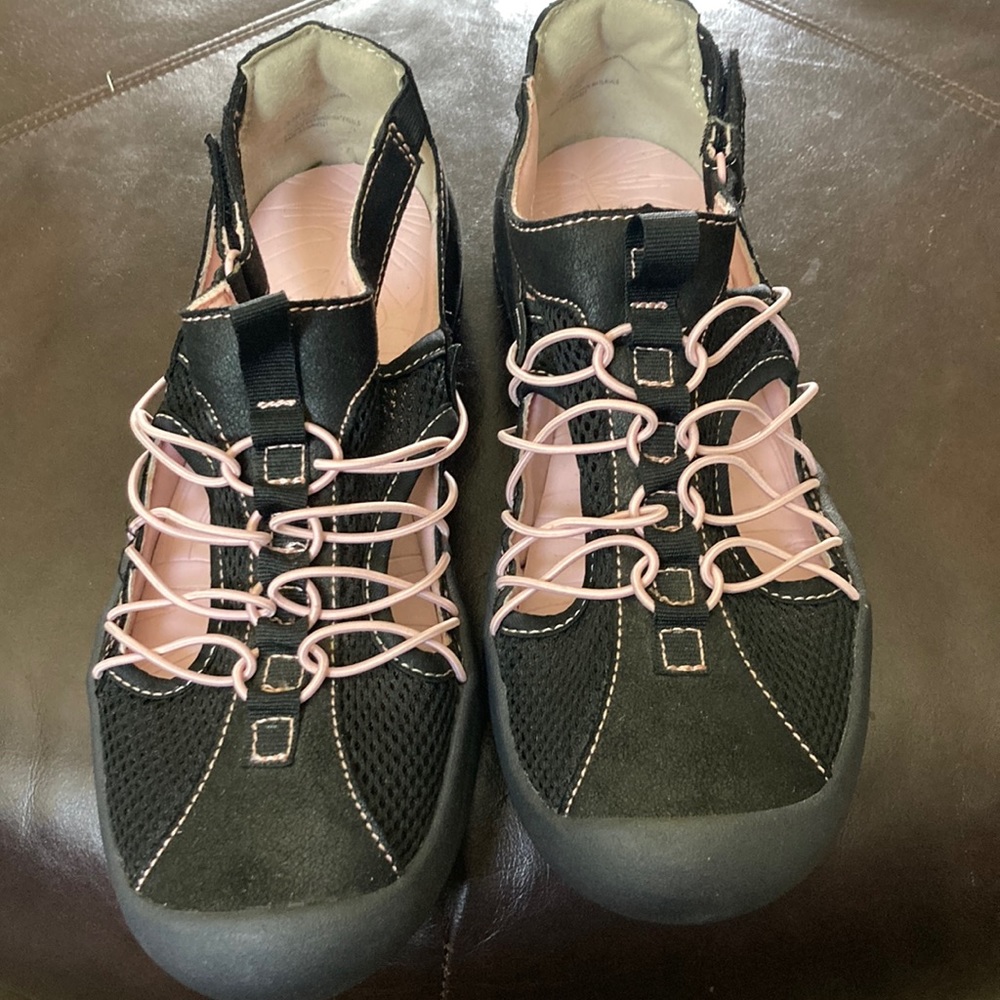 ⭐️SOLD⭐️ JBU water shoes vegan 6.5 never worn